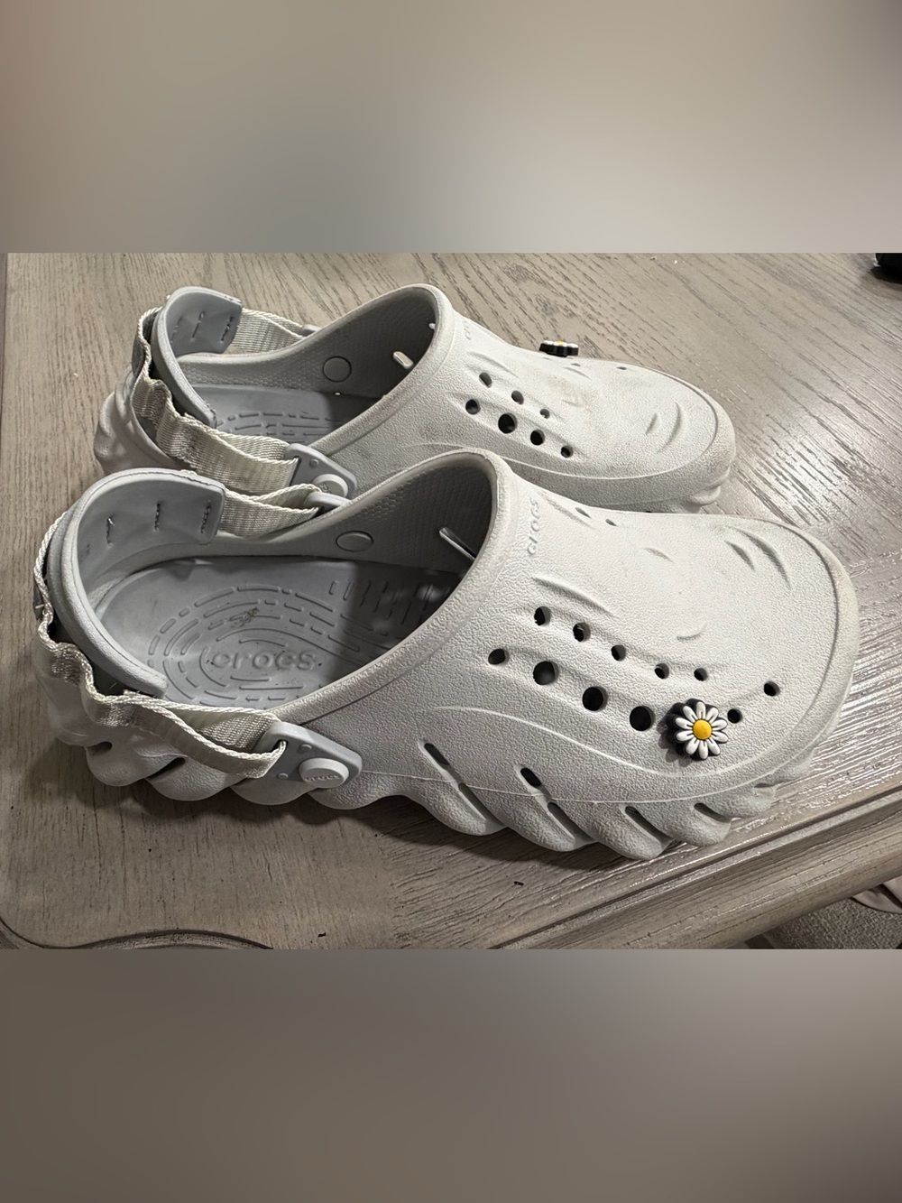 CROCS White Classic Clog Sandal with Daisy Charm